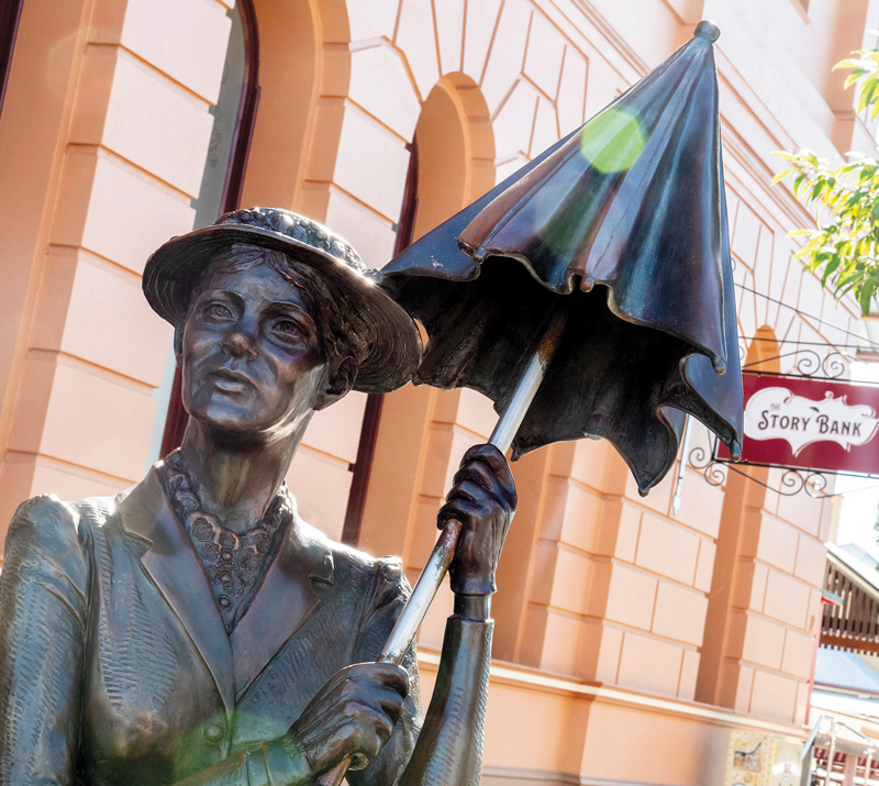 Mary Poppins Statue